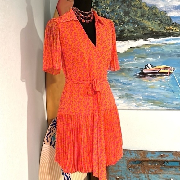 Alexis floral flutter sleeve pleated wrap dress,Excellent Condition,Size Medium - Picture 5 of 11